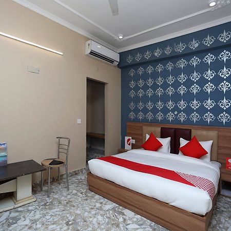 מטורה Oyo 14543 Royal Palace And Banquets מראה חיצוני תמונה